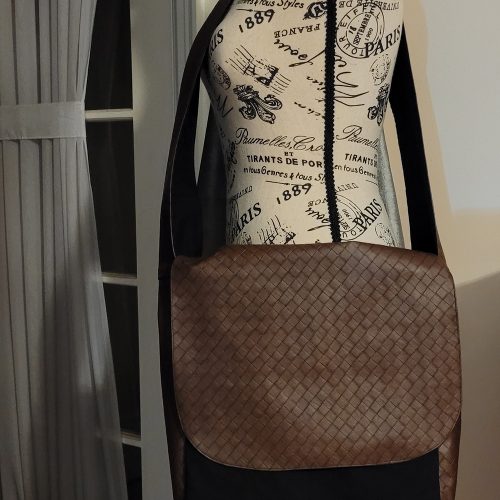 Large Brown weave Crossbody bag